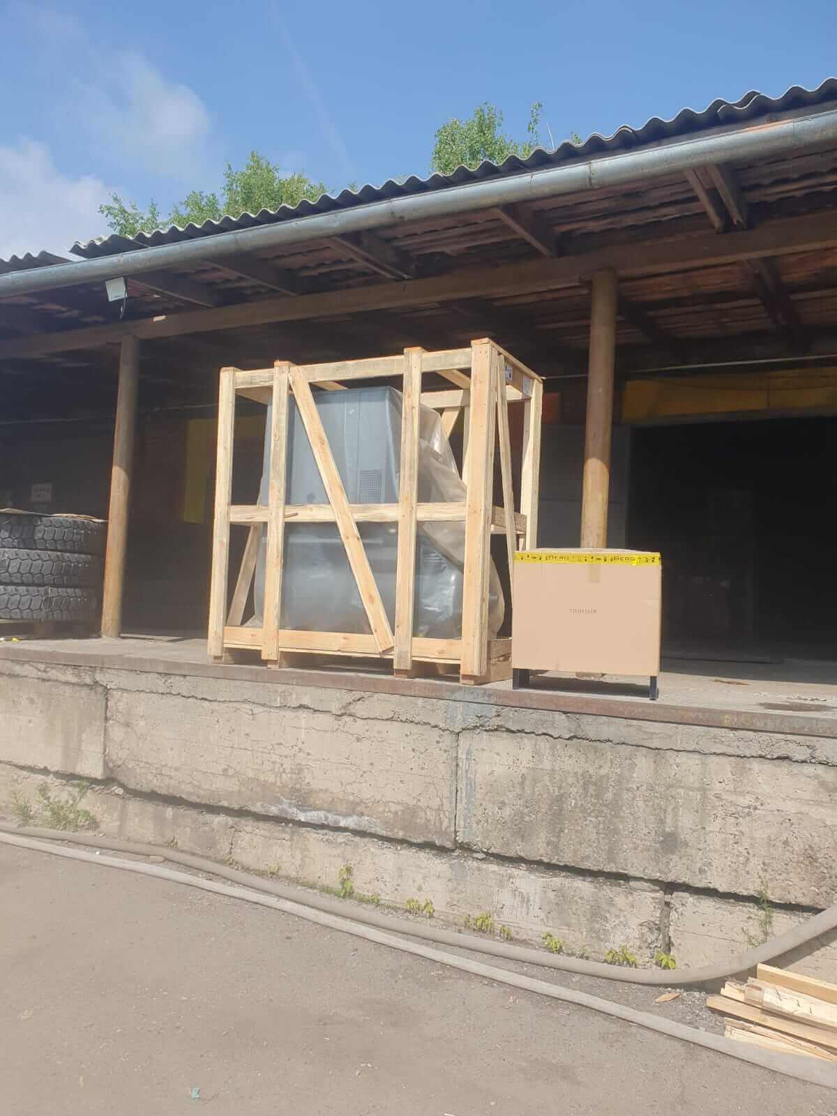 Отгрузка винтового компрессора Zammer SKTG7,5V-10-270 и рефрижераторного осушителя Remeza RFD72 в г. Красноярск