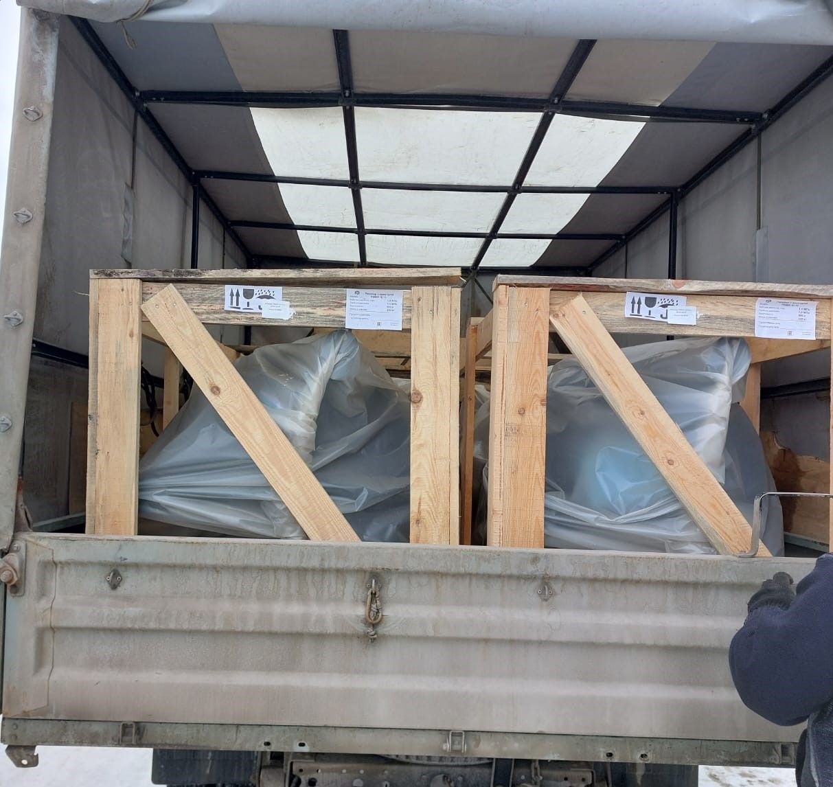 Отгрузка компрессора Remeza СБ4/Ф-500.LB75 и двух ресиверов Remeza РВ 500.11.00 в г. Санкт-Петербург